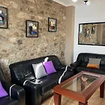 La Casa De La Plaza