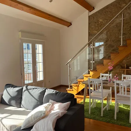 La Casa De La Plaza Апартаменты Сеэ